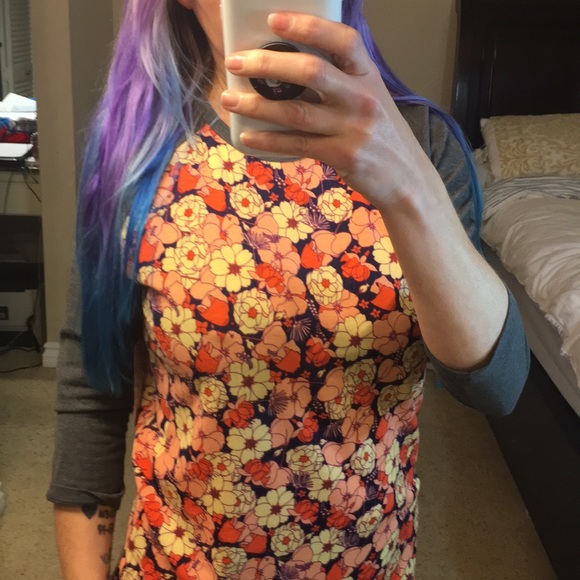 NWT LULAROE RANDY SHIRT - Picture 2 of 8